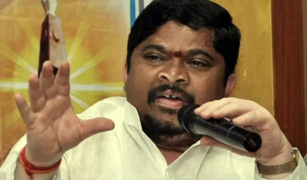 కాంగ్రెస్ కు పొన్నం  గుడ్ బై..? లీకుల వెనుక ఉన్నదెవరు..