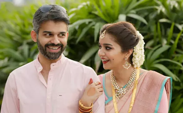 Colors Swathi : త్వరలో విడాకులు తీసుకోబోతున్న హీరోయిన్ కలర్‌ స్వాతి?..