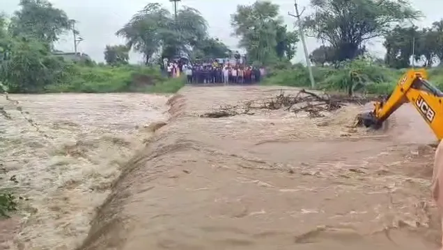 Heavy rains in Vikarabad: వికారాబాద్‌ జిల్లా వ్యాప్తంగా భారీ వర్షాలు.. ఉగ్రరూపం దాల్చిన నస్కల్ వాగు