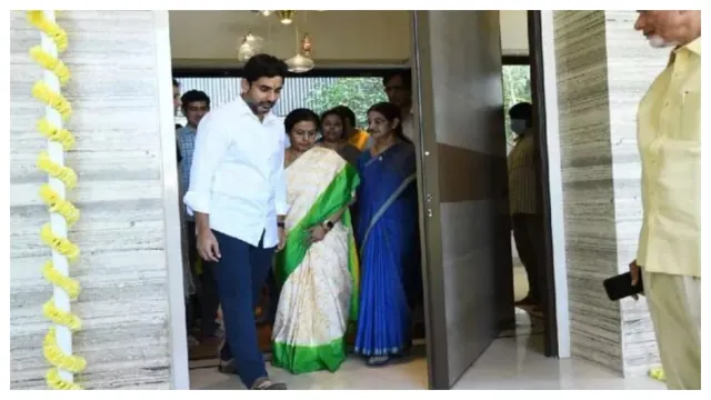 Nara Lokesh Yuvagalam Padayatra: చంద్రబాబు ఉండవల్లి నివాసం నుంచి లోకేష్ పాదయాత్ర ప్రారంభం