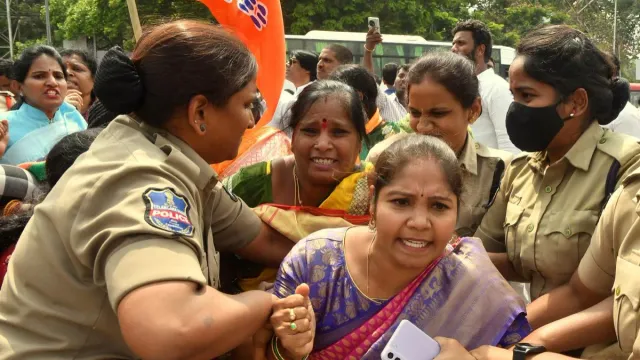 తెలంగాణ వ్యాప్తంగా బీజేపీ నేతల అరెస్టులు.. ఉద్రిక్తత