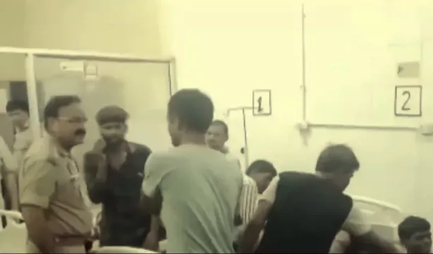 యూపీలో ట్రక్కు- ట్రాక్టర్ ఢీ.... ఆరుగురు మృతి....!