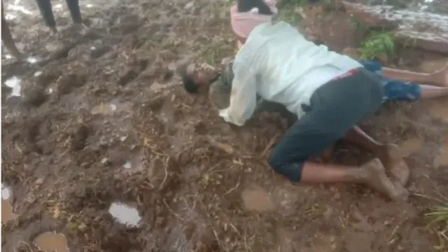 పిడుగుపాటుకు ముగ్గురు మృతి.. ఎక్కడంటే.!