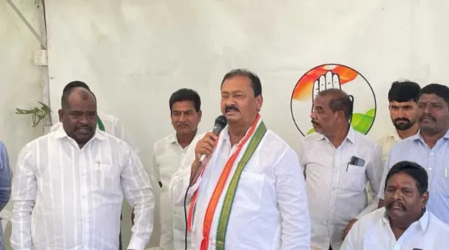 Shabbir Ali: కేసీఆర్‌ కామారెడ్డికి రాకముందే దోపిడీకి పాల్పడ్డాడు