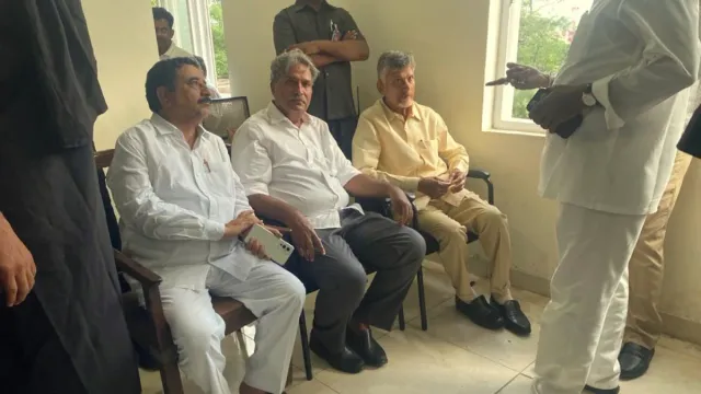 Chandrababu: ఏసీబీ కోర్టులో బిజీబీజీగా చంద్రబాబు, లోకేష్