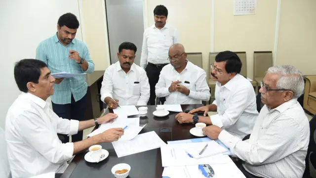 Andhhra Pradesh: అసెంబ్లీ సమావేశాల ఏర్పాట్లపై మంతరి బుగ్గన రాజేంద్రనాథ్ సమీక్ష.. కీలక అంశాలపై చర్చ..