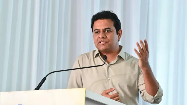 Telangana: రూ.20 వేల కోట్లతో వరద సమస్యలు పరిష్కరిస్తాం.. మంత్రి కేటీఆర్ హామీ..