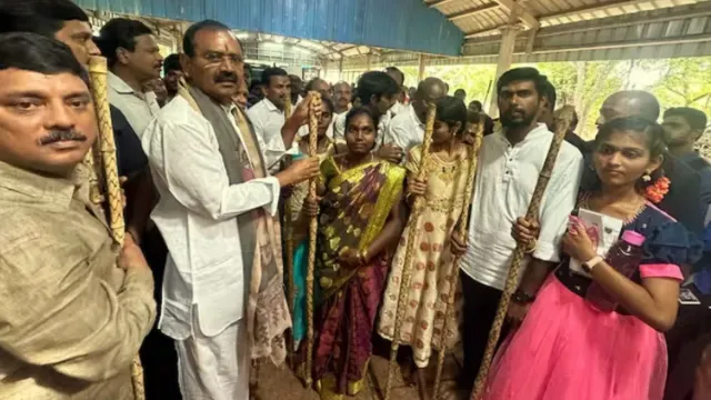 TTD: తిరుమల కాలినడక భక్తులకు చేతికర్రల పంపిణీ ప్రారంభం