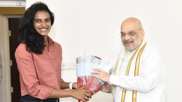 PV Sindhu meets Amit Shah: అమిత్‌షాతో పాటు కిషన్‌రెడ్డిని కలిసిన బ్యాడ్మింటర్‌ స్టార్‌ పీవీ సింధు!