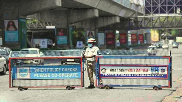 Traffic Diversion: పోటాపోటీ రాజకీయ కార్యక్రమాలు.. హైదరాబాద్‌లో ట్రాఫిక్ ఆంక్షలు..