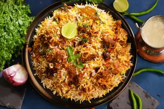 Biryani : రంజాన్‌ మాసంలో బిర్యానీని తెగ లాగించిన హైదరాబాదీలు.. ఎన్ని లక్షల ప్లేట్లో తెలుసా?