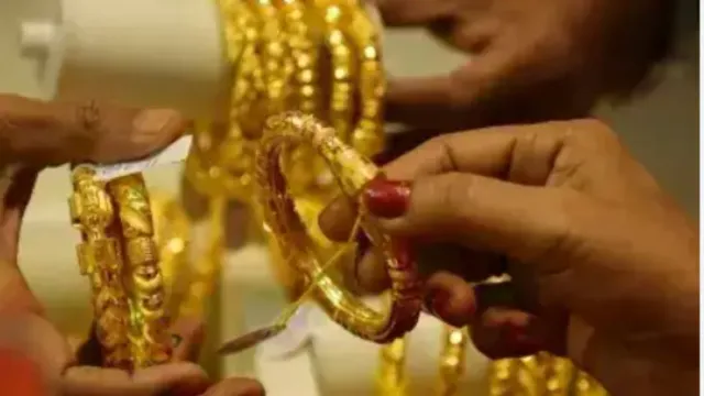 Gold Rate Today : బిగ్‎షాక్...ఒక్కరోజే రూ. 750 పెరిగిన బంగారం ధర..తులం ధర ఎంతుందంటే..?