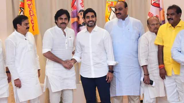 Lokesh pawan: జేఏసీ సమావేశంలో 3 తీర్మానాలు.. కరువు-జగన్ కవలపిల్లలు!