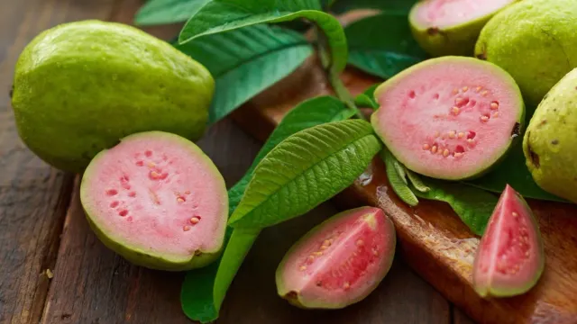 Guavas Benefits: జామకాయను ఈ సమయంలో తింటే 5 అద్భుత ప్రయోజనాలు..