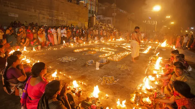 Karthika Masam: కార్తీక మాసం ప్రారంభం.. ఆలయాలకు పోటెత్తిన భక్తులు..