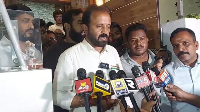 Hyderabad: హయత్‌నగర్‌లో అర్థరాత్రి ఉద్రిక్తత.. మధుయాష్కి గౌడ్ ఇంట్లో పోలీసుల తనిఖీలు..