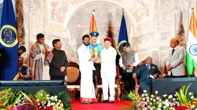 'చాంపియన్స్ ఆఫ్ చేంజ్' అవార్డు అందుకున్న బీసీవై పార్టీ చీఫ్ రామచంద్ర యాదవ్..