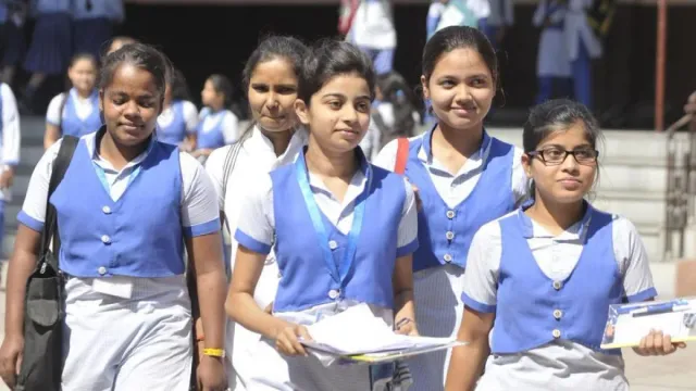 CBSE: సీబీఎస్ఈ 10, 12వ తరగతి విద్యార్థులకు అలర్ట్.. బోర్డు కీలక ప్రకటన....!!