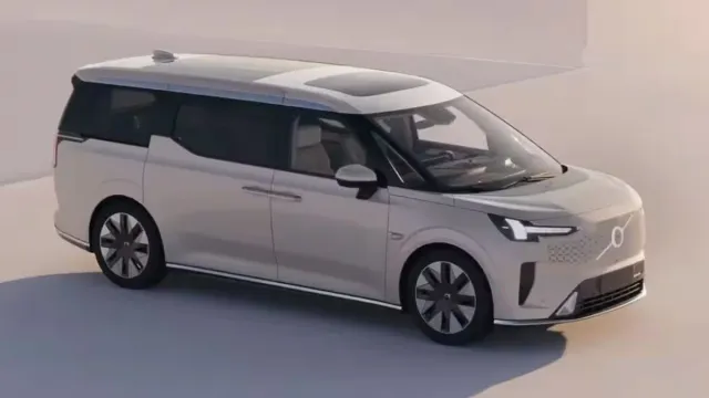 Volvo EM90: వోల్వో నుంచి ఎలక్ట్రిక్ కార్.. ఒకసారి ఛార్జ్ చేస్తే 738 కి.మీ రేంజ్..