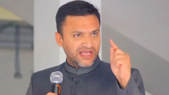 Telangana Elections: సీఐపై రెచ్చిపోయిన అక్బరుద్దీన్.. రివర్స్ షాక్ ఇచ్చిన ఖాకీలు..