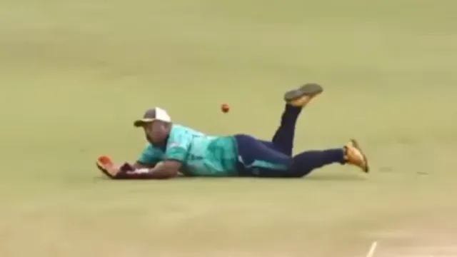 Cricket Videos: ఇదేందయ్య ఇది.. ఇలాంటి క్యాచ్ నేనెప్పుడూ చూడలా.. వైరల్‌ వీడియో!
