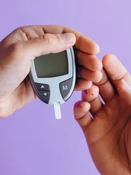 షుగర్ ఉన్న వాళ్లు.. ఈ 6 ఐటెమ్స్ అస్సలు తినొద్దు!