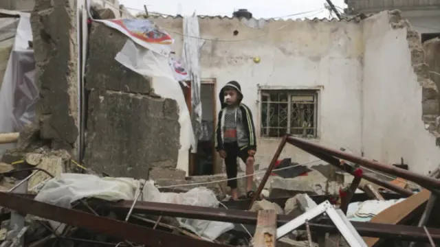 Israel Hamas War: కాల్పుల విరమణ ముగిసిన మొదటి రోజే... గాజాపై వైమానిక దాడి 175మంది మృతి..!!