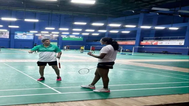 PV Sindhu New Coach : పీవీ సింధుకు కొత్త కోచ్ ..ప్రముఖ బాలీవుడ్ హీరోయిన్ తండ్రి...!!