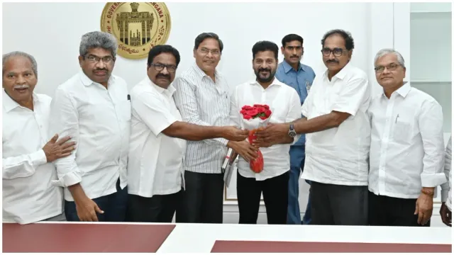 CM Revanth Reddy: రేవంత్ రెడ్డిని కలిసిన సీపీఎం నేతలు.. లోక్‌సభ ఎన్నికలపై వ్యూహం ఇదేనా?