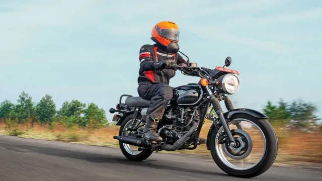 Kawasaki W175: యూత్ డ్రీమ్ బైక్ పై ఏకంగా రూ. 25వేల డిస్కౌంట్...ఆలస్యం ఎందుకు భయ్యా కొనేయ్యండి..!!