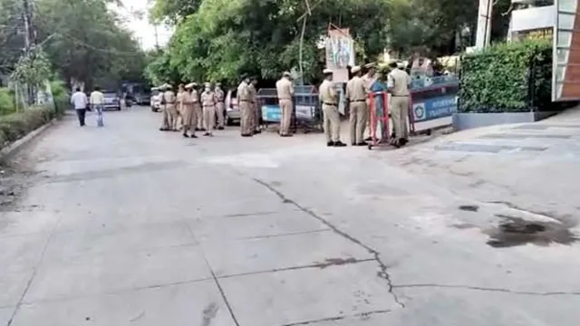 Telangana: రేవంత్ రెడ్డి ఇంటి వద్ద పోలీస్ భద్రత పెంపు.. విజయానికి సంకేతమా?!