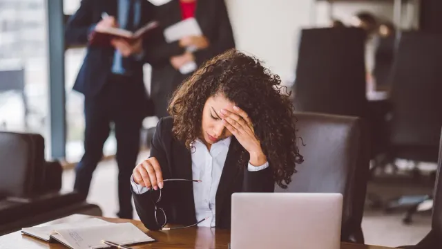 Office Anxiety: ఆఫీస్‌కు వెళ్లాలంటే ఆందోళన కలుగుతోందా? ఆ సమస్యను ఇలా వదిలించుకోండి..