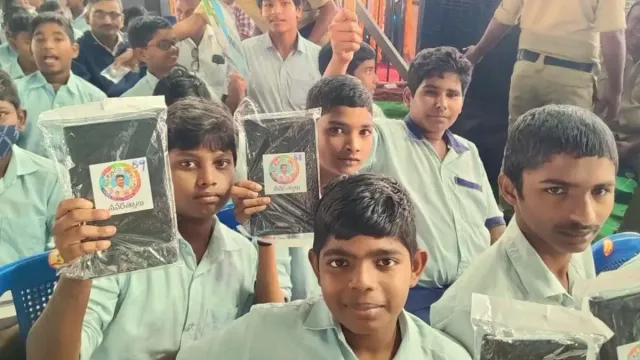 Jagan : విద్యార్థులకు ఉచితంగా ట్యాబ్‌లు.. రేపటి నుంచే పంపిణీ!