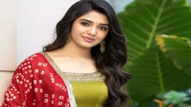 Krithi Shetty: 100 కోట్ల సినిమాలో బేబమ్మ..బంపరాఫర్ కొట్టేసిందిగా!