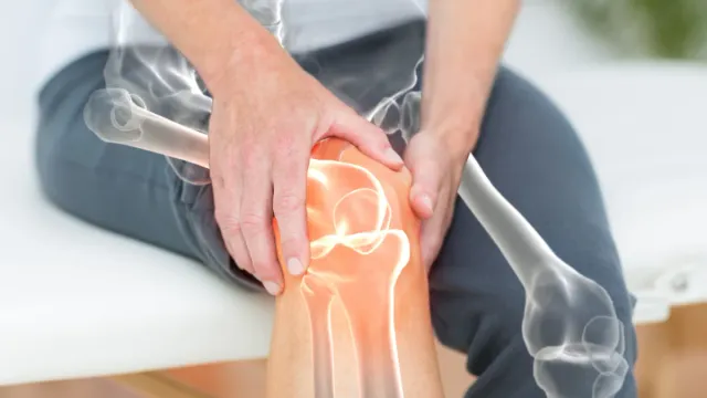 Bones weak: శరీరంలో ఈ లక్షణాలు కనిపిస్తే ఎముకలు బలహీనంగా మారాయని అర్థం!