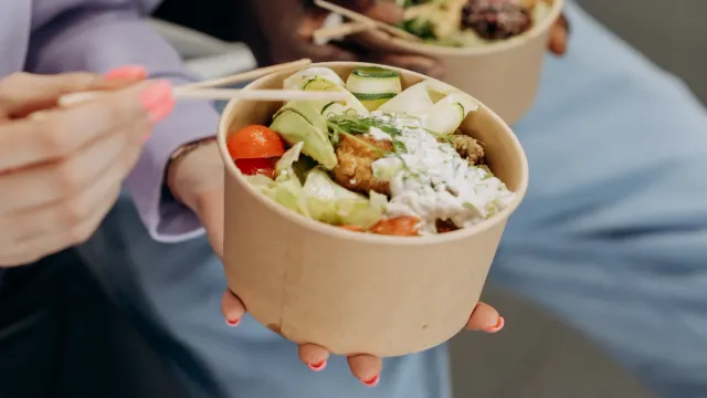 Eating: మీకు ఎక్కువగా తినే అలవాటు ఉందా..అయితే ఈ సమస్యలు తప్పవు