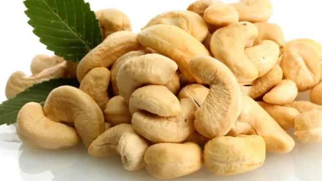 Cashews Health Benefits: జీడిపప్పు అతిగా తింటే అనర్థమా..? రోజుకు ఎన్ని జీడిపప్పులు తినాలి