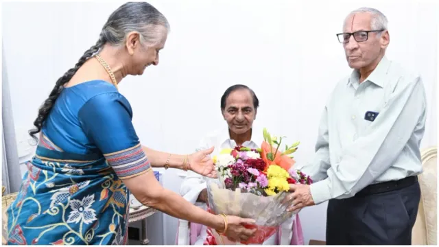 KCR: కేసీఆర్ కు మాజీ గవర్నర్ నరసింహన్ పరామర్శ