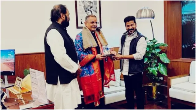 TSPSC-Revanth Reddy: యూపీఎస్సీ చైర్మన్ ను కలిసిన సీఎం రేవంత్, మంత్రి ఉత్తమ్.. టీఎస్పీఎస్సీ ప్రక్షాళనపై చర్చ!