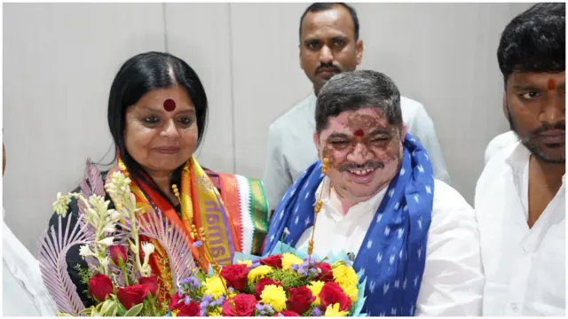 దీపాదాస్ మున్షీని కలిసిన పొన్నం ప్రభాకర్