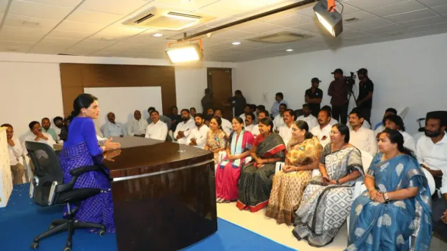 YS Sharmila: ఎల్లుండే ముహూర్తం ఫిక్స్..కాంగ్రెస్‌లో షర్మిల పార్టీ విలీనంపై వచ్చేసిన క్లారిటీ!