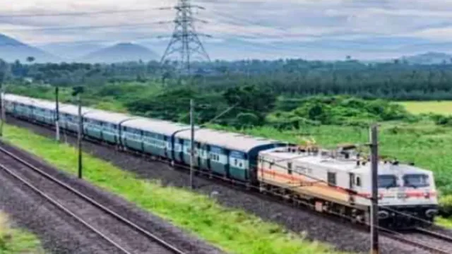 First Private Train: దేశంలోనే తొలి ప్రైవేటు రైలు ప్రారంభం... ఎప్పటి నుంచి అంటే!