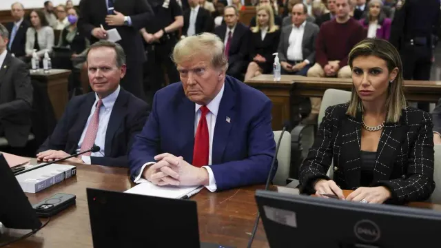 Donald Trump: ట్రంప్‌కు మరో కేసులో.. రూ.2900 కోట్ల భారీ జరిమానా