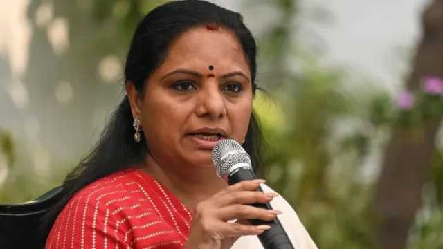 Kavitha : సూర్యునిపై ఉమ్మేస్తే అది తిరిగి మీ మీదే పడుతుంది.. రేవంత్‌పై కవిత ఆగ్రహం!