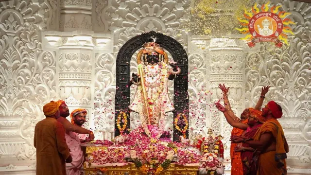 Ayodhya: బాలరాముడి గర్భగుడిలోకి వర్షం నీరు!
