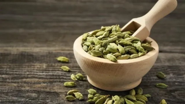 Health Tips : యూరిక్‌ యాసిడ్‌ ని తగ్గించడంలో యాలకుల పాత్ర ఎలాంటిందంటే!