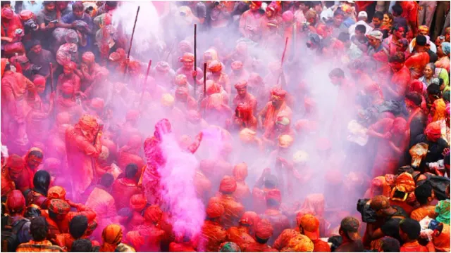 Holi: హోలీ అంటే రంగులతోనే కాదు..లడ్డూలతో కూడా ఆడతారని మీకు తెలుసా!