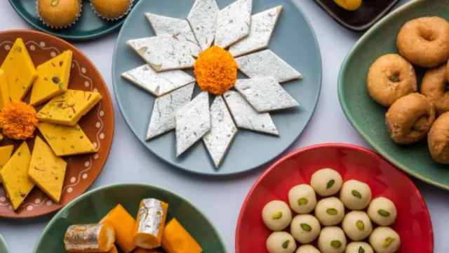 Festive Season : పండుగల సమయంలో స్వీట్లు తిన్నా కొలెస్ట్రాల్‌ పెరగకుండా ఉండాలంటే ఏం చేయాలంటే!