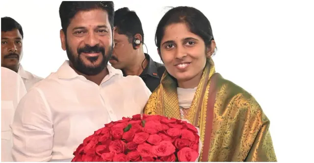 సివిల్స్ ర్యాంకర్ ను అభినందించిన సీఎం రేవంత్