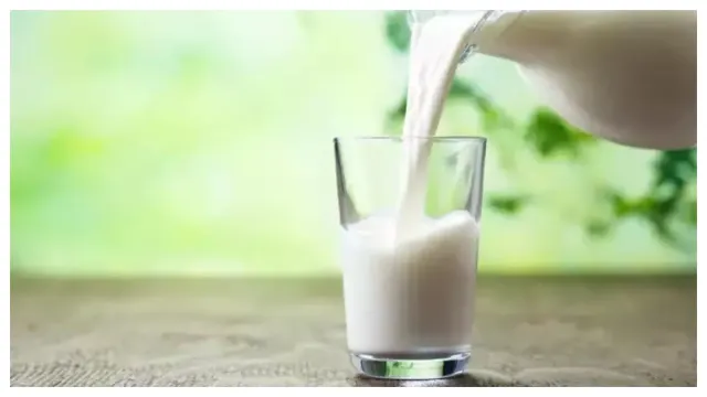 Health: రాత్రిపూట పాలు తాగడం వల్ల బరువు పెరుగుతున్నారా.. అయితే ఈ విషయాలు మీకోసమే!